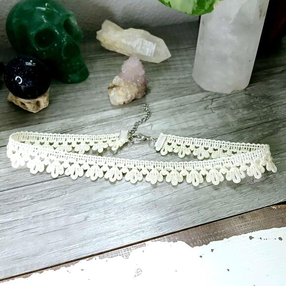 Adjustable Lace Choker Necklace, Boho Chic Statement - Picture 2 of 4